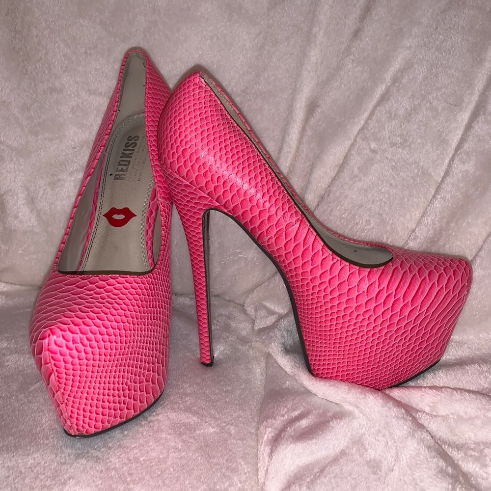 Amazing Neon Pink Faux Snakeskin Ultra-High Heels, Size 10